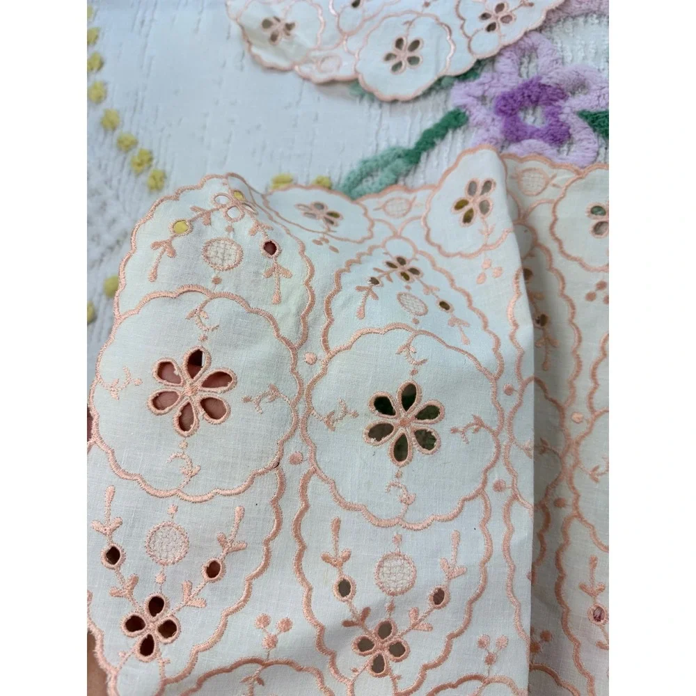 Vintage 4pc Eyelet Embroidered Dresser Scarf Set Peach Cream Scalloped Doilies